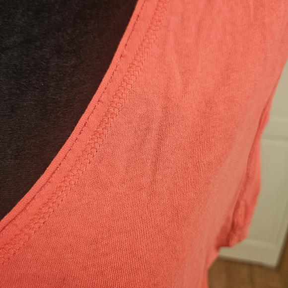 Free People/We the Free collection NWT red women's v-neck tank top - Picture 6 of 7